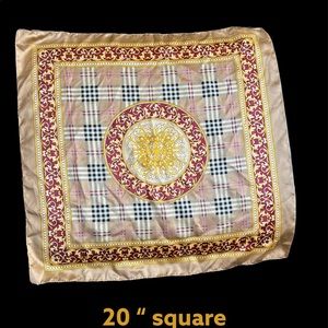 ❤️❤️Vintage Kathie Lee Scarf.  Made in Italy. 20” square. Rare❤️❤️